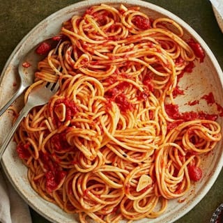 Pasta with Tomato Sauce